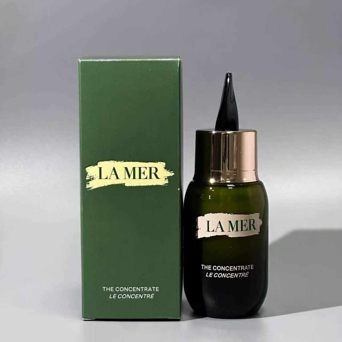 La Mer The Concentrate, La Mer serum, La Mer The Concentrate 50ml, La Mer face serum, La Mer skincare, luxury face serum, hydrating face serum, anti-aging serum, facial treatment, premium skincare, La Mer 1.7 oz, 50ml face serum, luxury skincare